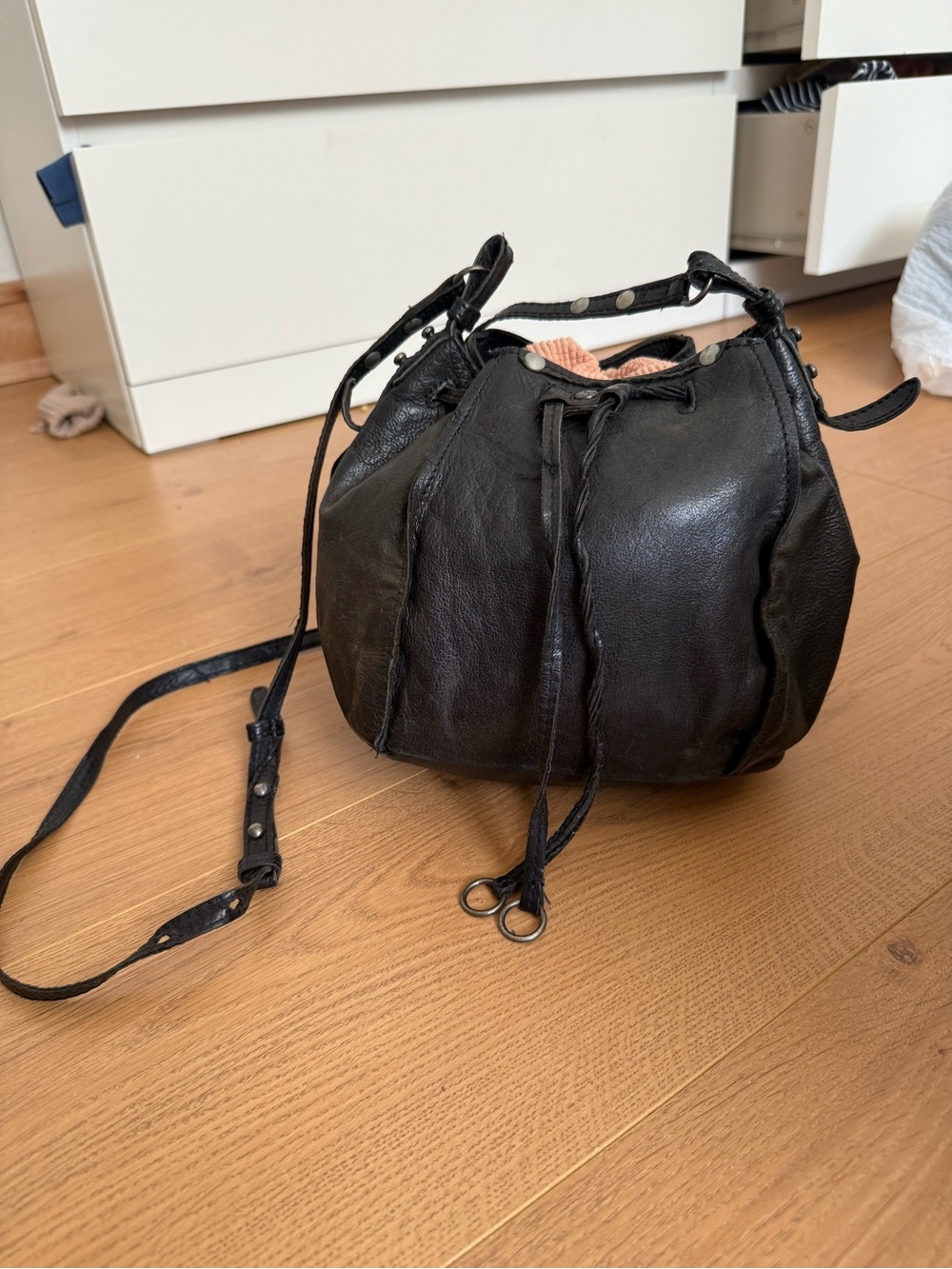HOBO Y2K Vintage Black Leather Bucket Bag - Unbranded crossbody